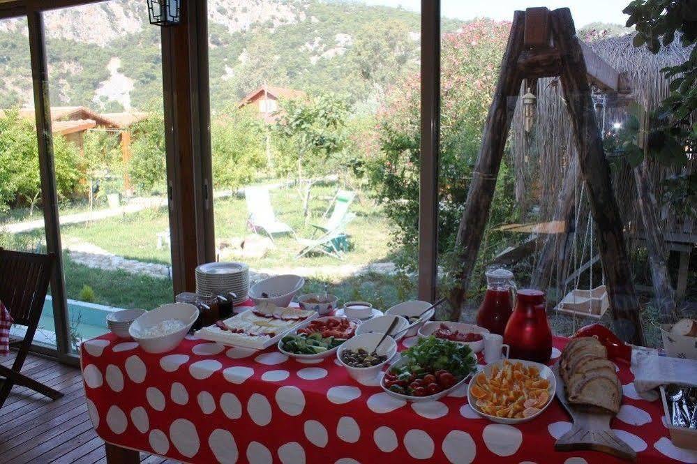 Villa Iz Чирали Экстерьер фото